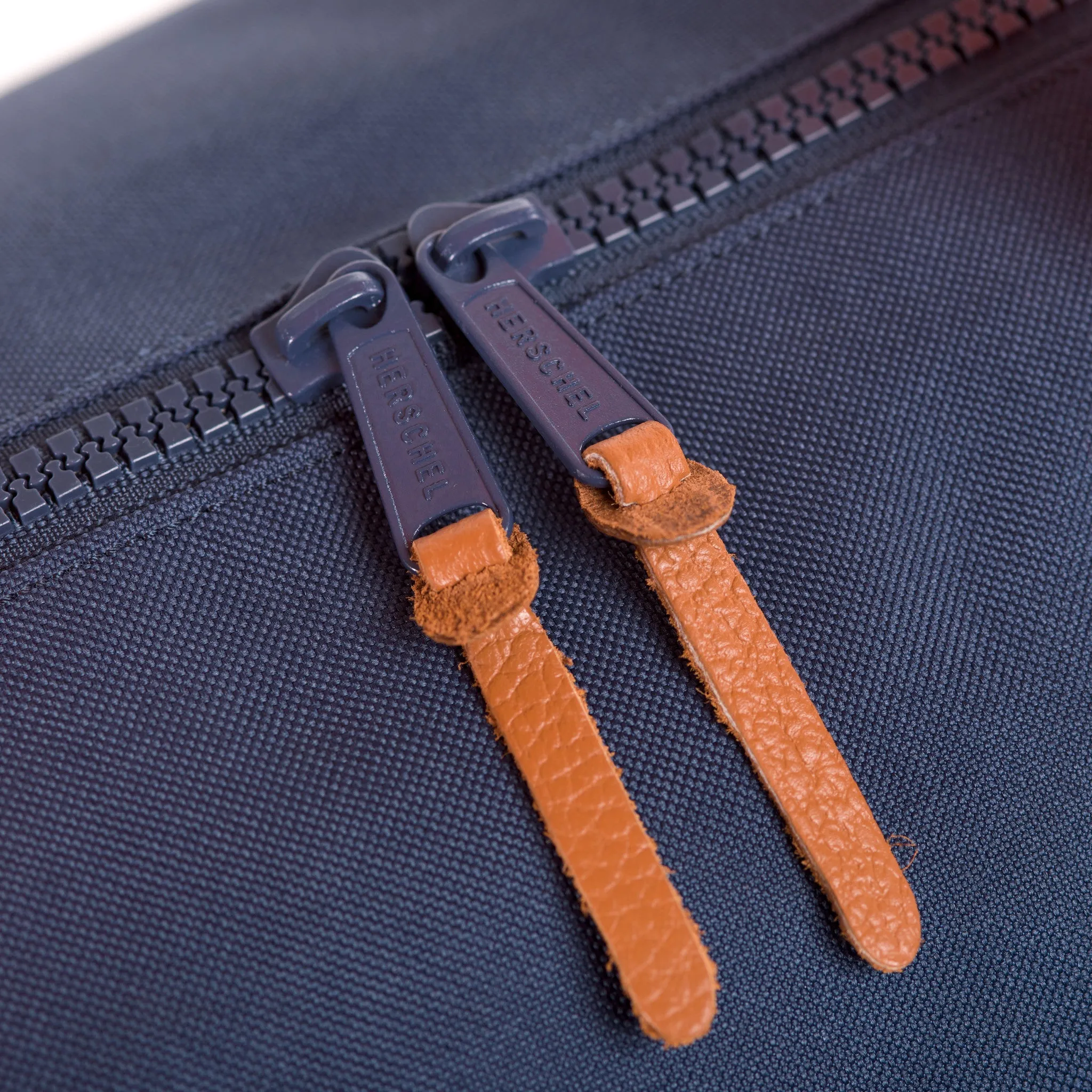 Herschel Supply Sutton Mid-Volume Duffel - Navy/Mandarin Orange