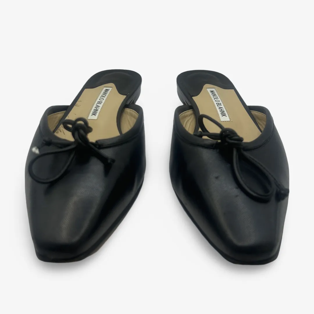 Manolo Blahnik black leather Ballerimu mules