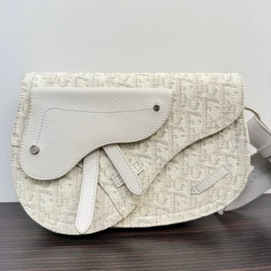Preloved Dior Saddle Crossbody N3797227 White Canvas Saddle Bag