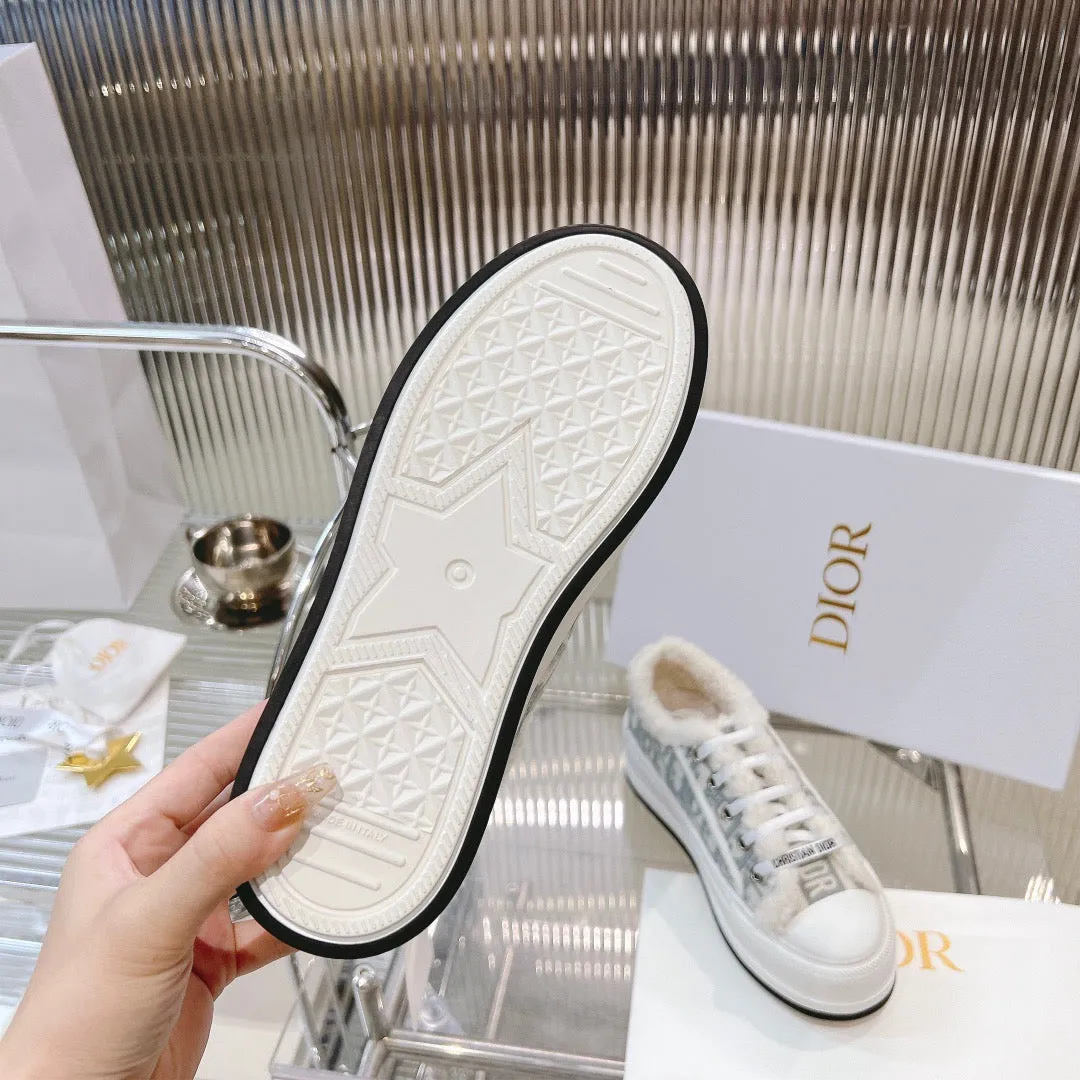 SE1242 DR Sneakers / Size5-10