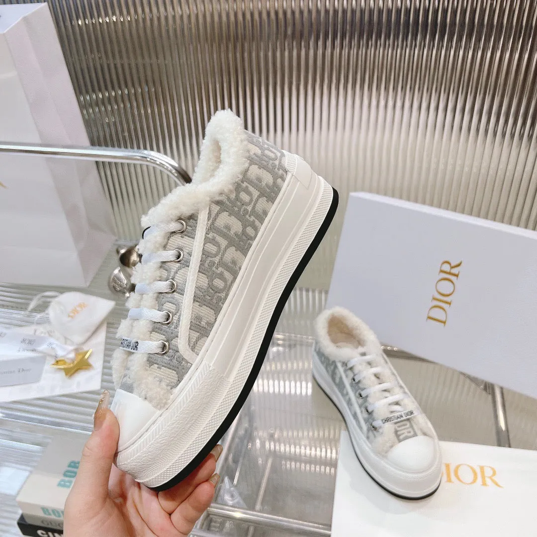 SE1242 DR Sneakers / Size5-10