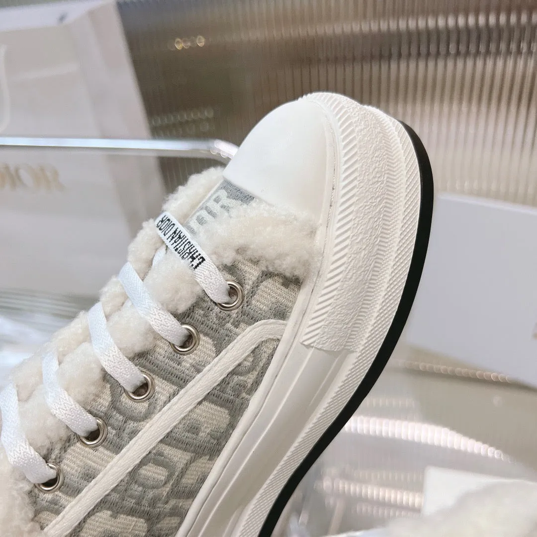 SE1242 DR Sneakers / Size5-10