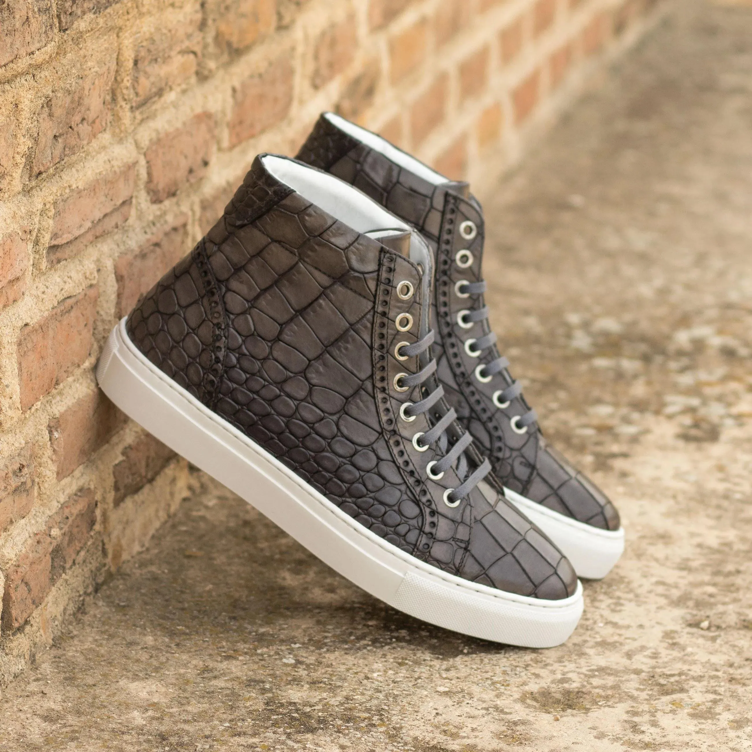 T9 High Kicks Sneakers