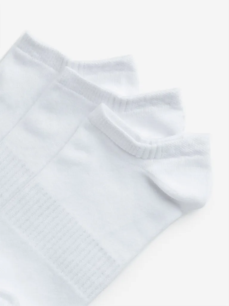 WES Lounge White Ankle Length Cotton-Blend Socks- Pack of 3